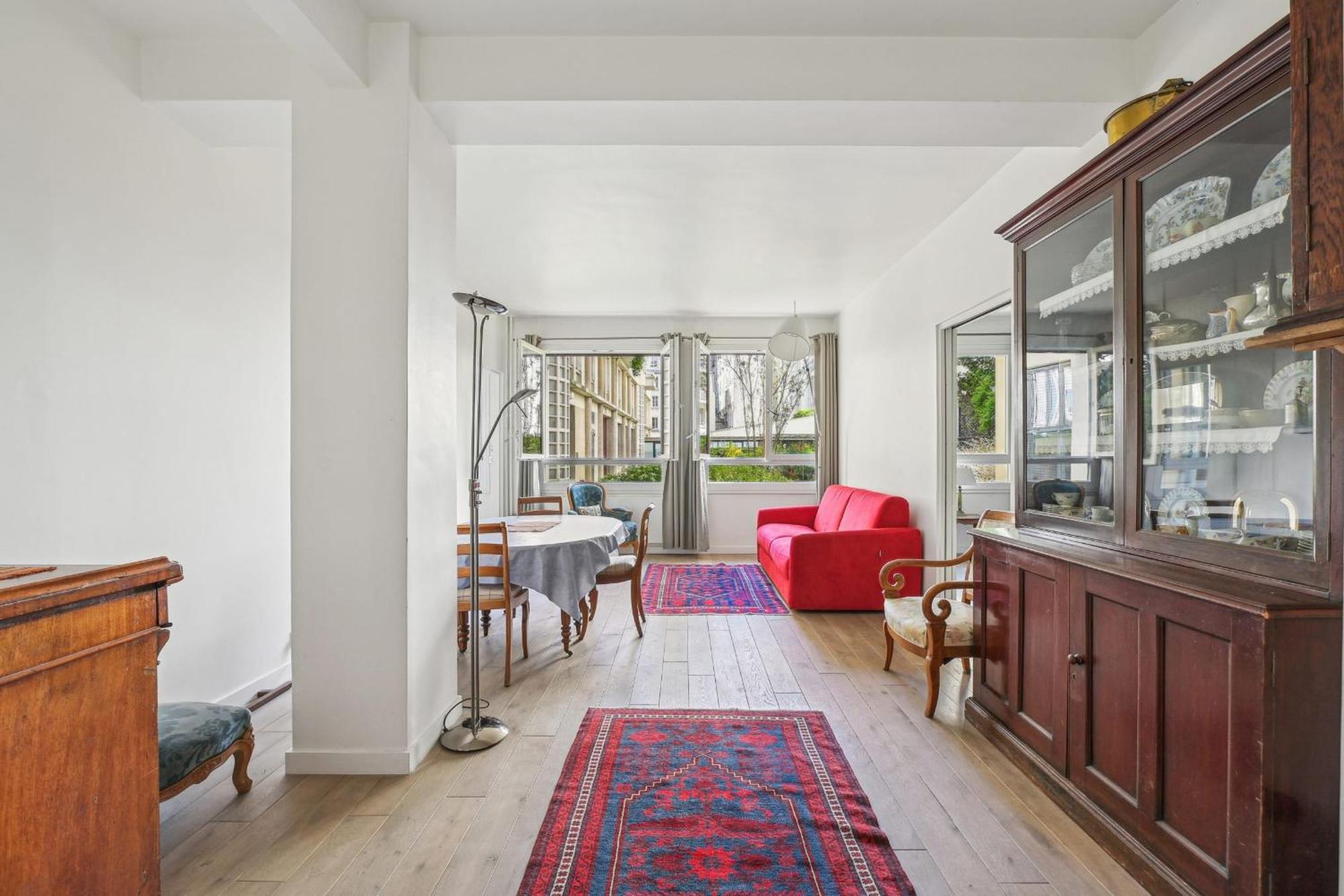 Branly - Franco Russe 1bdr B'your Apartment